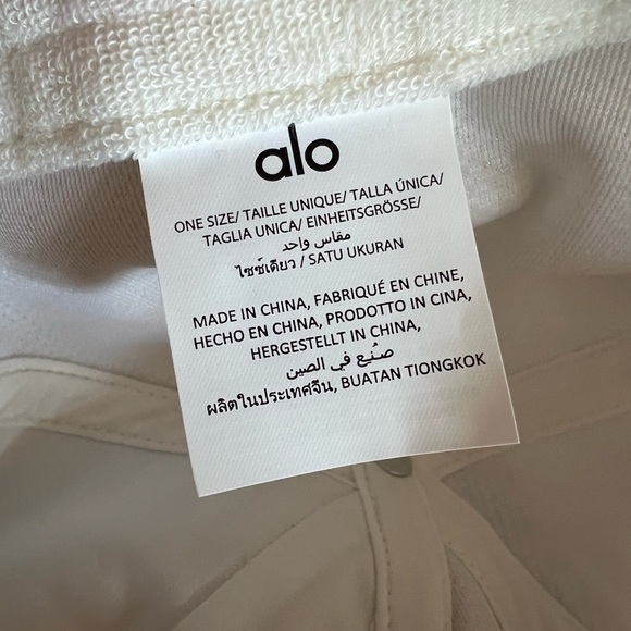 Alo Micro Sherpa Off-Duty Cap - Picture 8 of 9